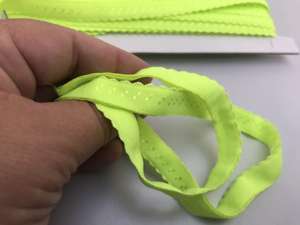 Undertøjskant - foldet med lille tungekant - neon gul